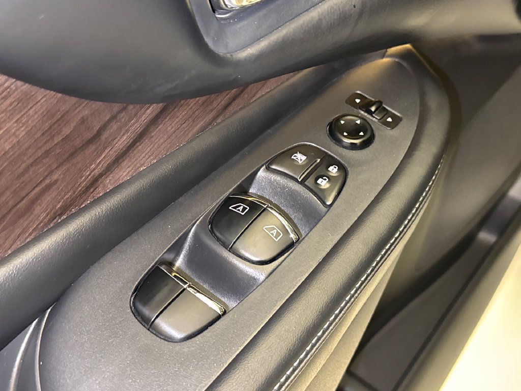 Used 2019 Nissan Murano Platinum w/ Cargo Package FWD image 20