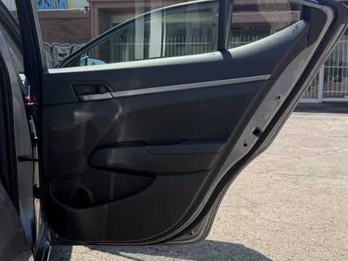 Used 2018 Hyundai Elantra SE w/ Cargo Package FWD image 24
