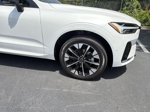 Used 2026 Volvo XC60 B5 Plus w/ Protection Package Premier AWD/4WD image 13