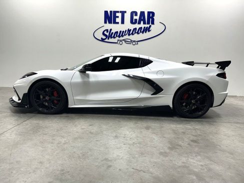 Used 2022 Chevrolet Corvette Stingray Premium Cpe w/ Z51 Performance Package RWD image 4