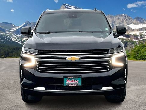 Used 2024 Chevrolet Suburban LT image 3