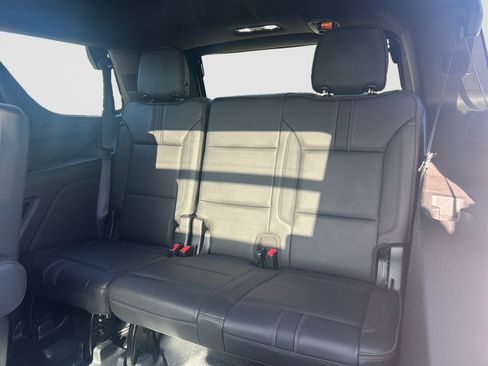 Used 2021 Chevrolet Tahoe RST w/ Luxury Package RWD image 17