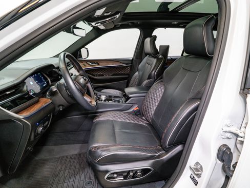 Used 2023 Jeep Grand Cherokee Summit w/ High Altitude Package image 17