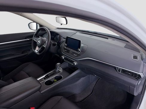 Used 2022 Nissan Altima 2.5 SV image 15