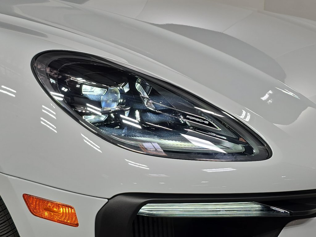 Certified 2025 Porsche Macan S AWD/4WD image 12