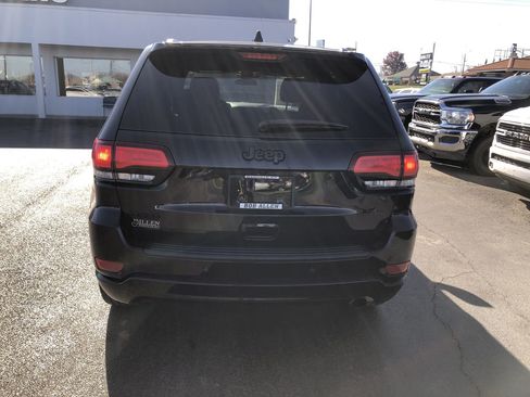 Used 2021 Jeep Grand Cherokee Laredo X image 11