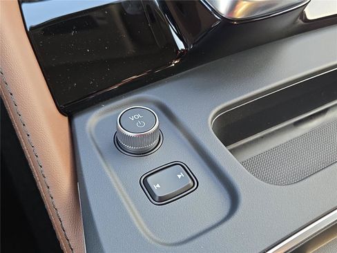 New 2026 Acura MDX SH-AWD w/ Advance Package image 9