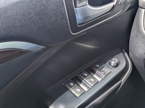 Used 2015 Toyota Highlander Limited w/ Driver Technology Package FWD image 28