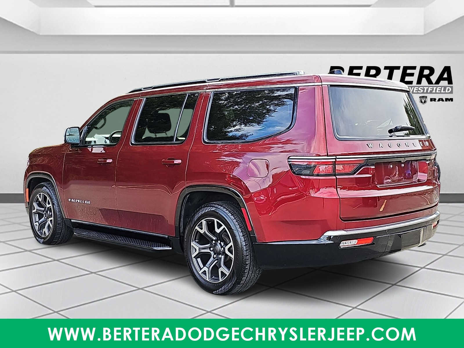 Used 2024 Jeep Wagoneer Series III AWD/4WD image 4