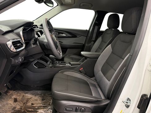 Used 2023 Chevrolet TrailBlazer LT w/ Convenience Package image 9