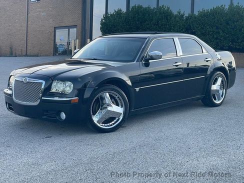 Used 2006 Chrysler 300 C w/ Navigation & Sound Group II RWD image 27