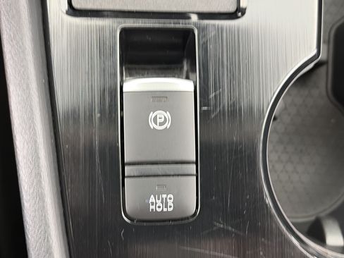 Used 2024 Nissan Rogue S FWD image 21