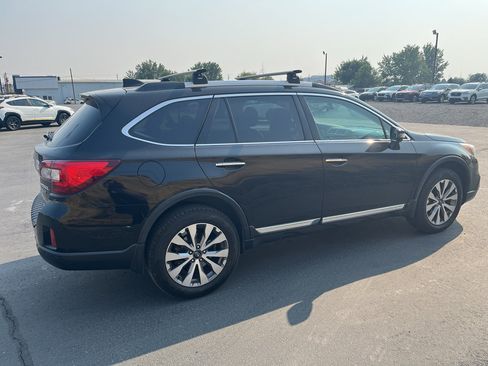 Used 2017 Subaru Outback 3.6R Touring w/ Popular Package #5A AWD/4WD image 4