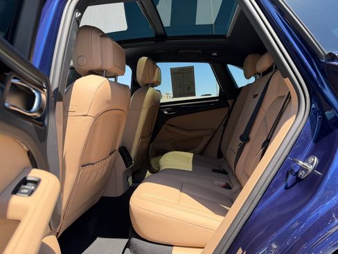 Used 2026 Porsche Macan AWD/4WD image 20