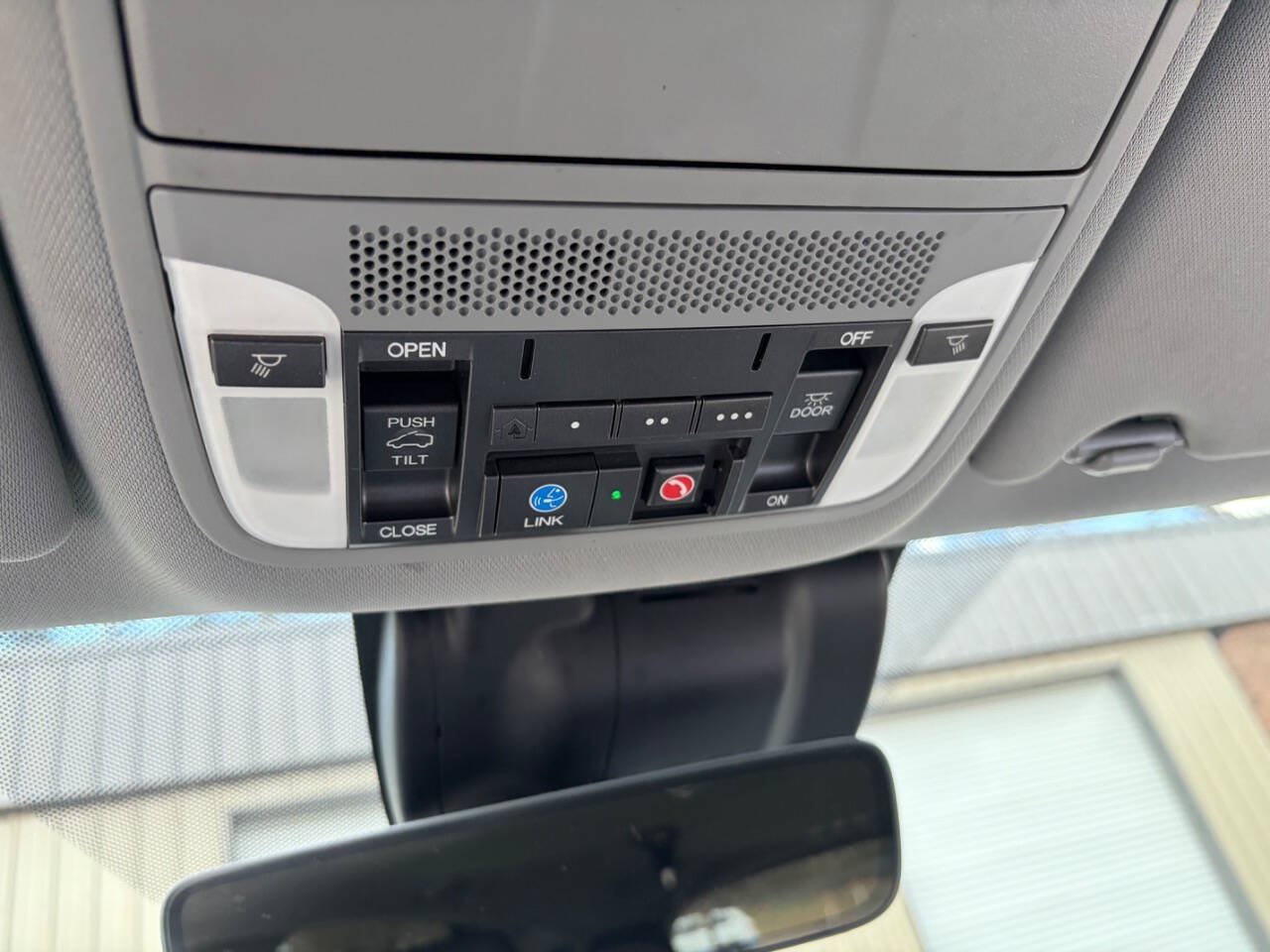 Used 2018 Acura MDX w/ Technology Package FWD image 29