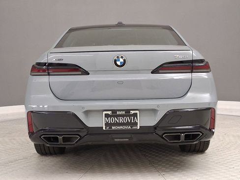 Used 2023 BMW 760i xDrive image 8