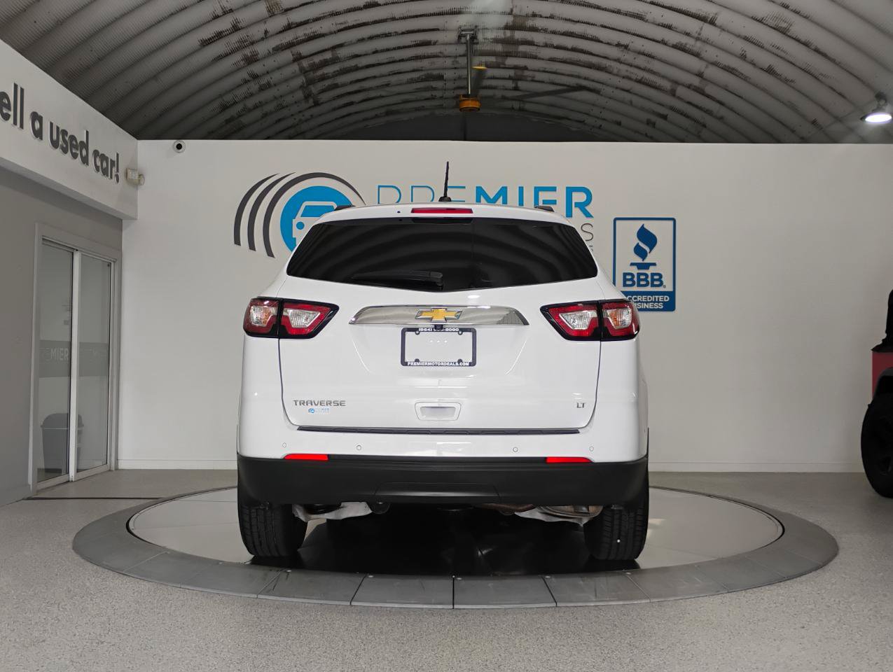 Used 2017 Chevrolet Traverse LT FWD image 4