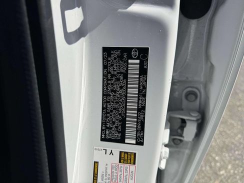 Used 2023 Toyota Prius Prime FWD image 13
