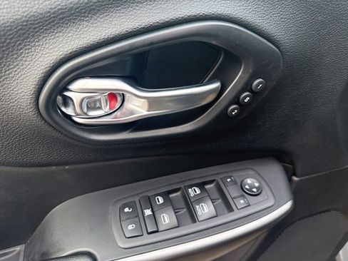 Used 2021 Jeep Cherokee Limited w/ Elite Package image 16