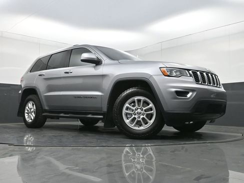 Used 2018 Jeep Grand Cherokee Laredo image 20