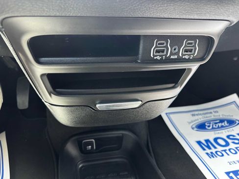 Used 2025 Chrysler Pacifica Select FWD image 23