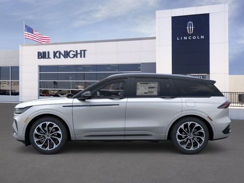 New 2025 Lincoln Nautilus Reserve image 3