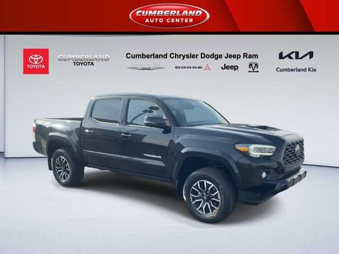 Used 2023 Toyota Tacoma TRD Sport image 2