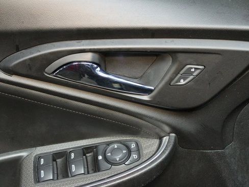 Used 2018 Chevrolet Malibu LT image 16