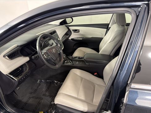 Used 2018 Toyota Avalon Limited w/ Carpet Mat Package FWD image 19