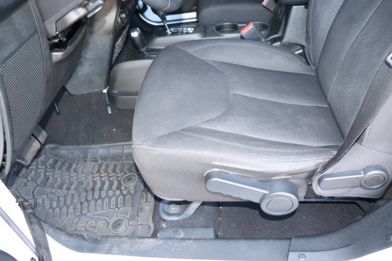 Used 2018 Jeep Wrangler Unlimited Sport S AWD/4WD image 19