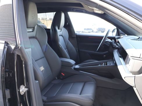 New 2026 Porsche Macan GTS Electric image 24