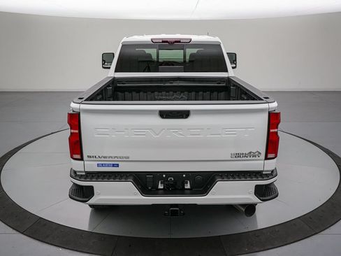Used 2024 Chevrolet Silverado 2500 High Country w/ Technology Package AWD/4WD image 5