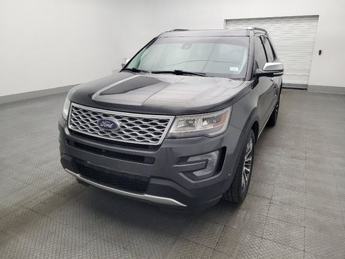 Used 2017 Ford Explorer Platinum image 15