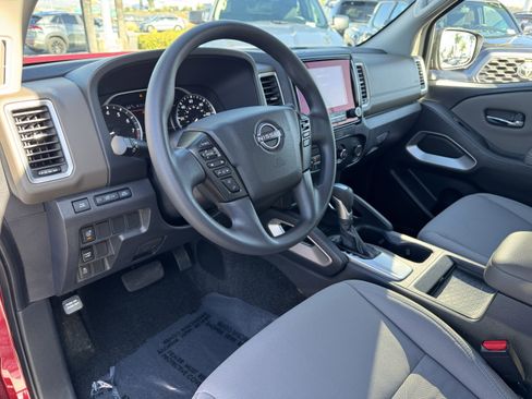 Used 2022 Nissan Frontier SV w/ Technology Package image 16
