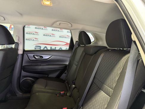 Used 2020 Nissan Rogue SV image 41