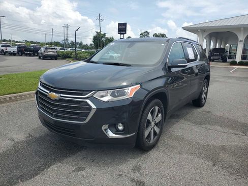 Used 2020 Chevrolet Traverse LT w/ LT Premium Package FWD image 1