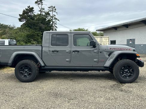 Used 2022 Jeep Gladiator Mojave w/ Trailer Tow Package AWD/4WD image 4