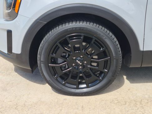 Certified 2022 Kia Telluride SX w/ SX Prestige Package AWD/4WD image 11