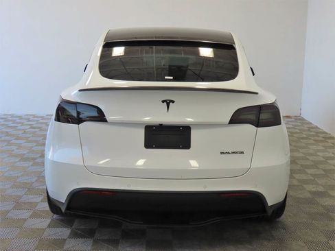 Used 2022 Tesla Model Y Performance AWD/4WD image 4