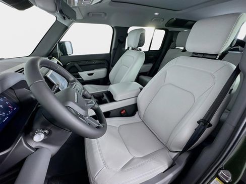 Used 2026 Land Rover Defender 110 X-Dynamic SE image 11