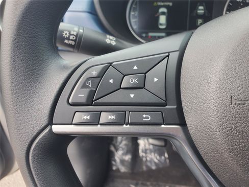 New 2025 Nissan Versa SV w/ Trunk Package FWD image 22