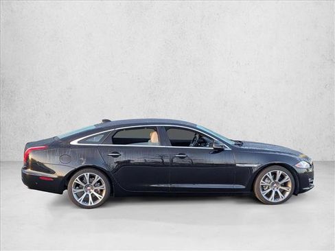 Used 2019 Jaguar XJ L Portfolio image 4