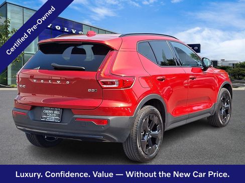 Certified 2024 Volvo XC40 B5 Plus w/ Climate Package AWD/4WD image 7