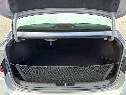 Used 2023 Hyundai Elantra Limited w/ Preferred Accessory Package image 31