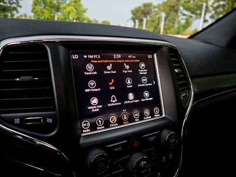 Used 2018 Jeep Grand Cherokee Limited AWD/4WD image 23
