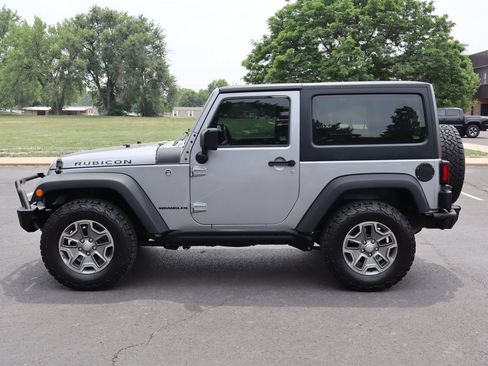 Used 2016 Jeep Wrangler Rubicon w/ Power Convenience Group AWD/4WD image 9