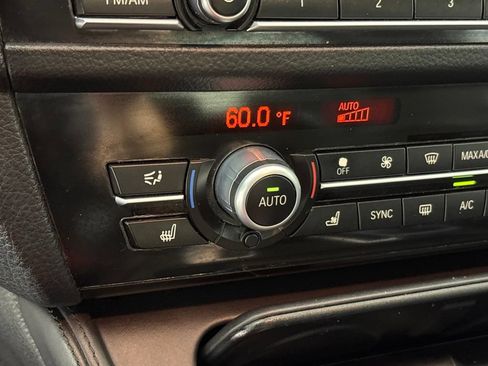 Used 2014 BMW M5 RWD image 44