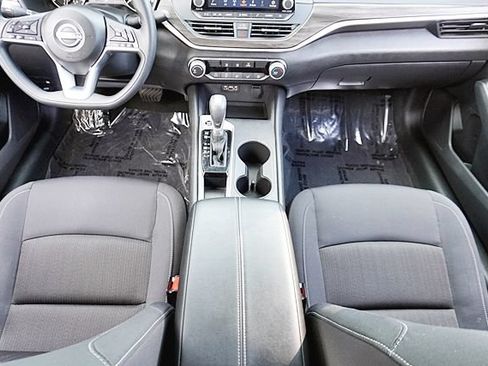 Used 2025 Nissan Altima 2.5 SV FWD image 19