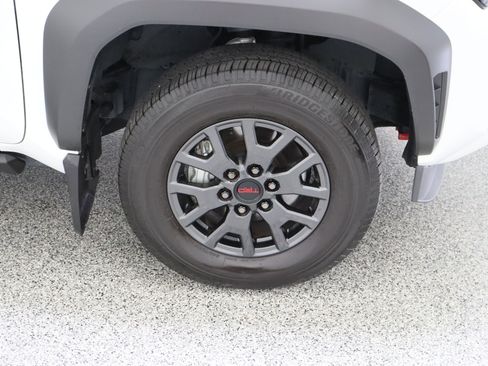 Used 2025 Toyota 4Runner SR5 RWD image 5