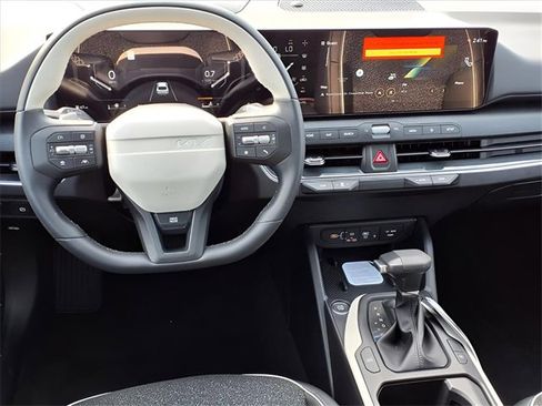 New 2025 Kia K4 GT-Line image 4